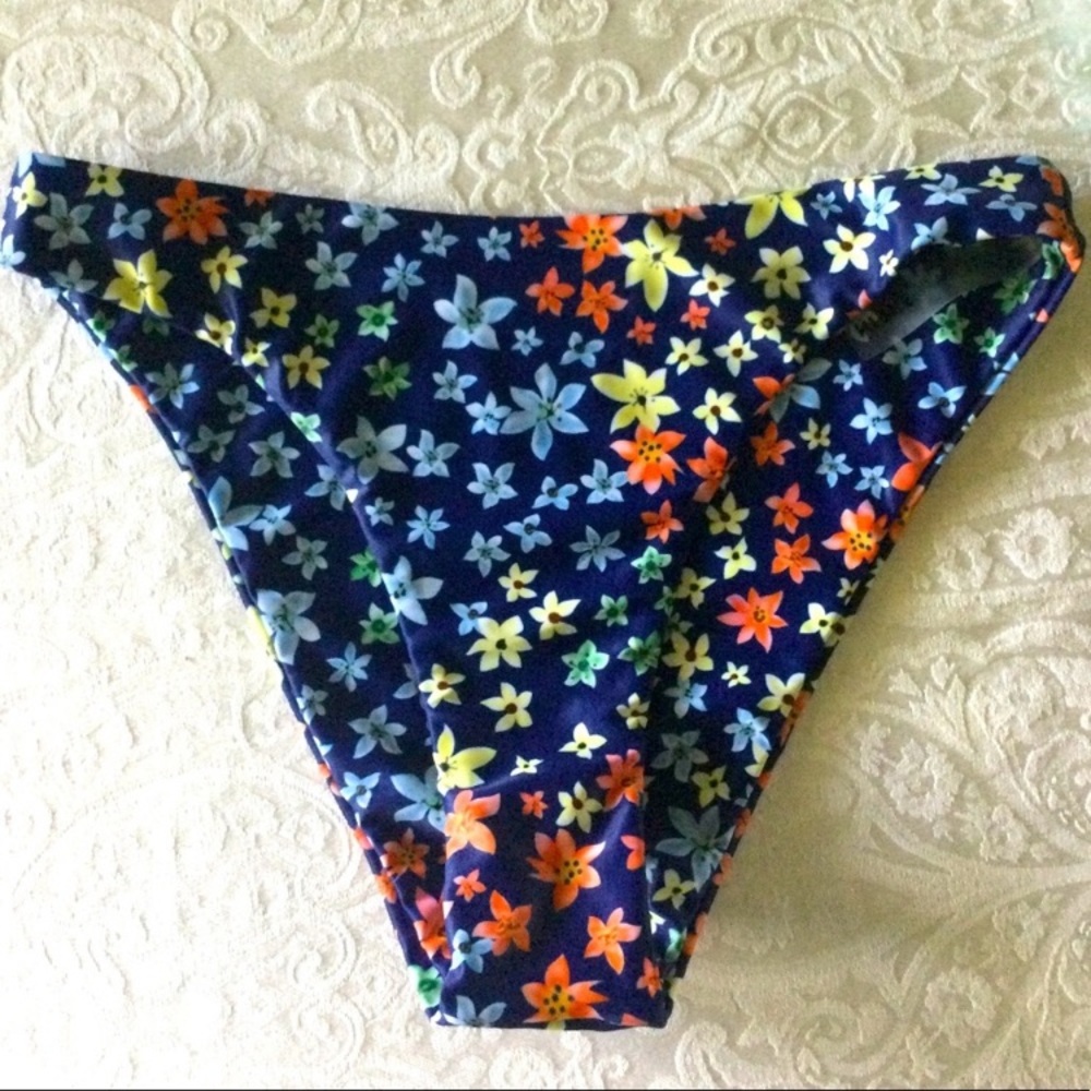 Bikini Bottom New Blue Floral Size Medium Cheeky